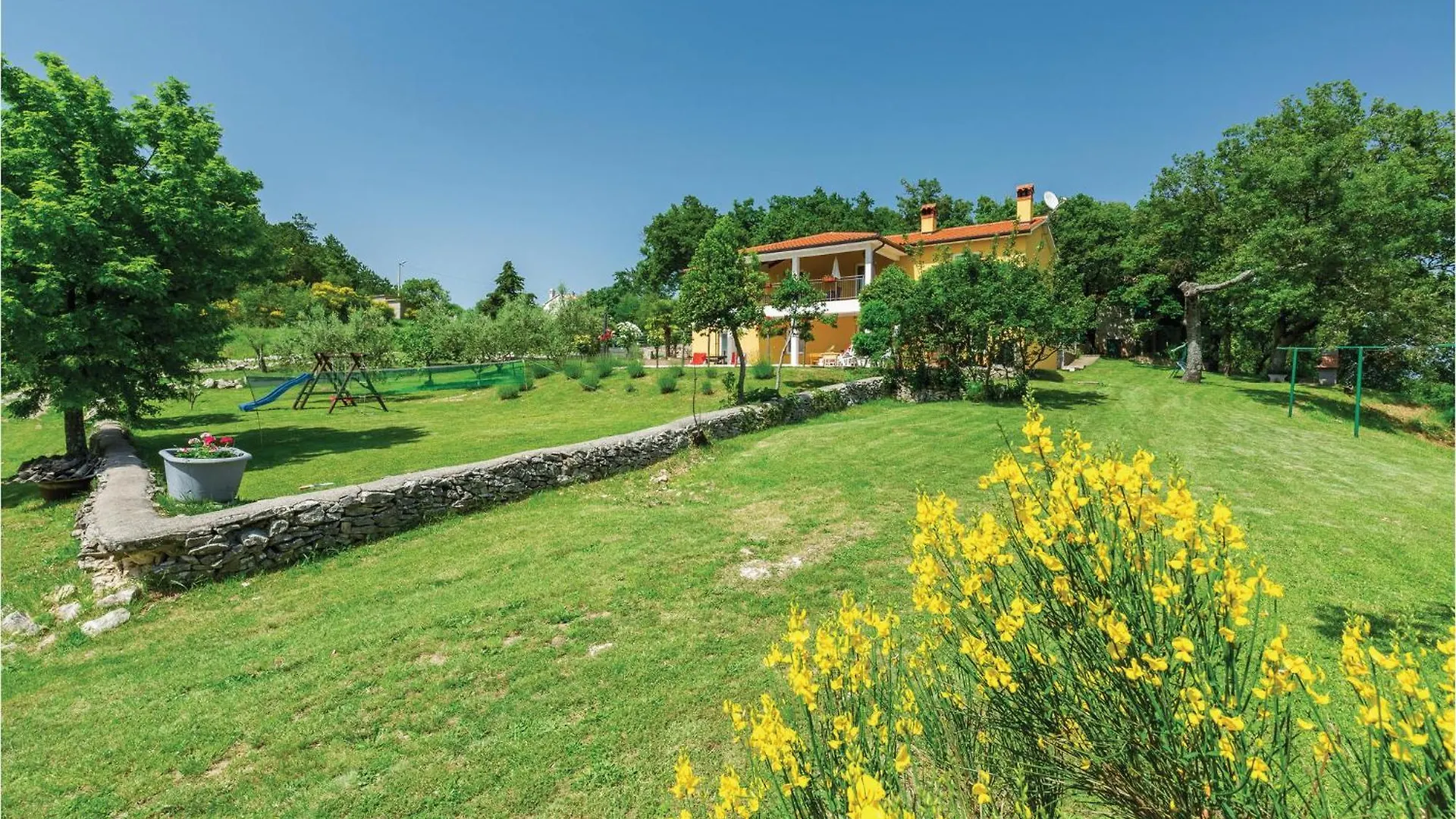 4 Bedroom Beautiful Home In Kranjci Raša